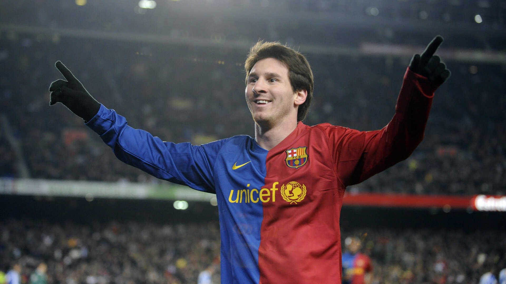 开云官网-维尼修斯主帅豪言，今晚必须击败梅西，否则辞职！一场关乎尊严与命运的生死对决，维尼修斯主帅豪言，今晚不胜梅西，我就辞职！